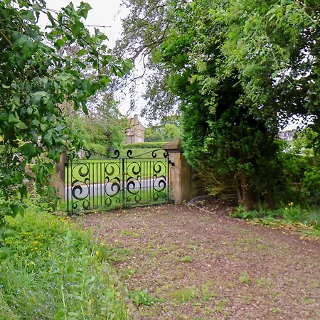 The Grange 惠特比